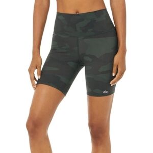 ALO Yoga Camo Athletic Shorts - Green